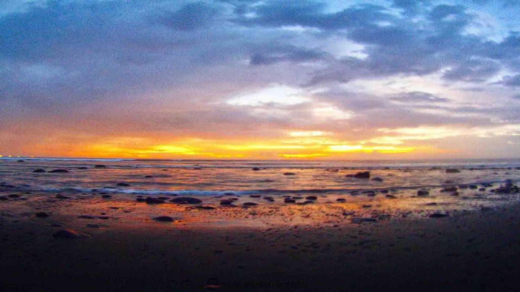 Pantai Medewi di Kabupaten Jembrana Bali, destinasi surfing dan budaya lokal